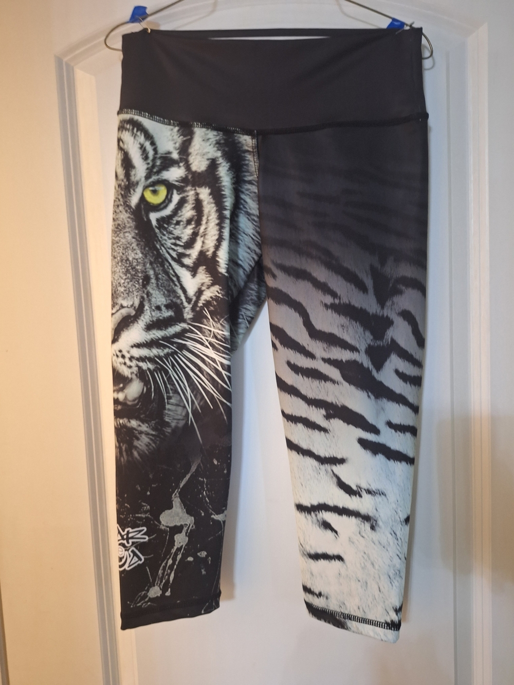 High-Waist Tiger Print Leggings - Black & White
